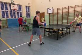 zawodnicy podczas gry w tenisa