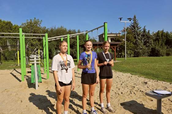 wręczenie pucharu i medali